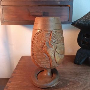 Gobelet tasse en bois sculpté Aïnous